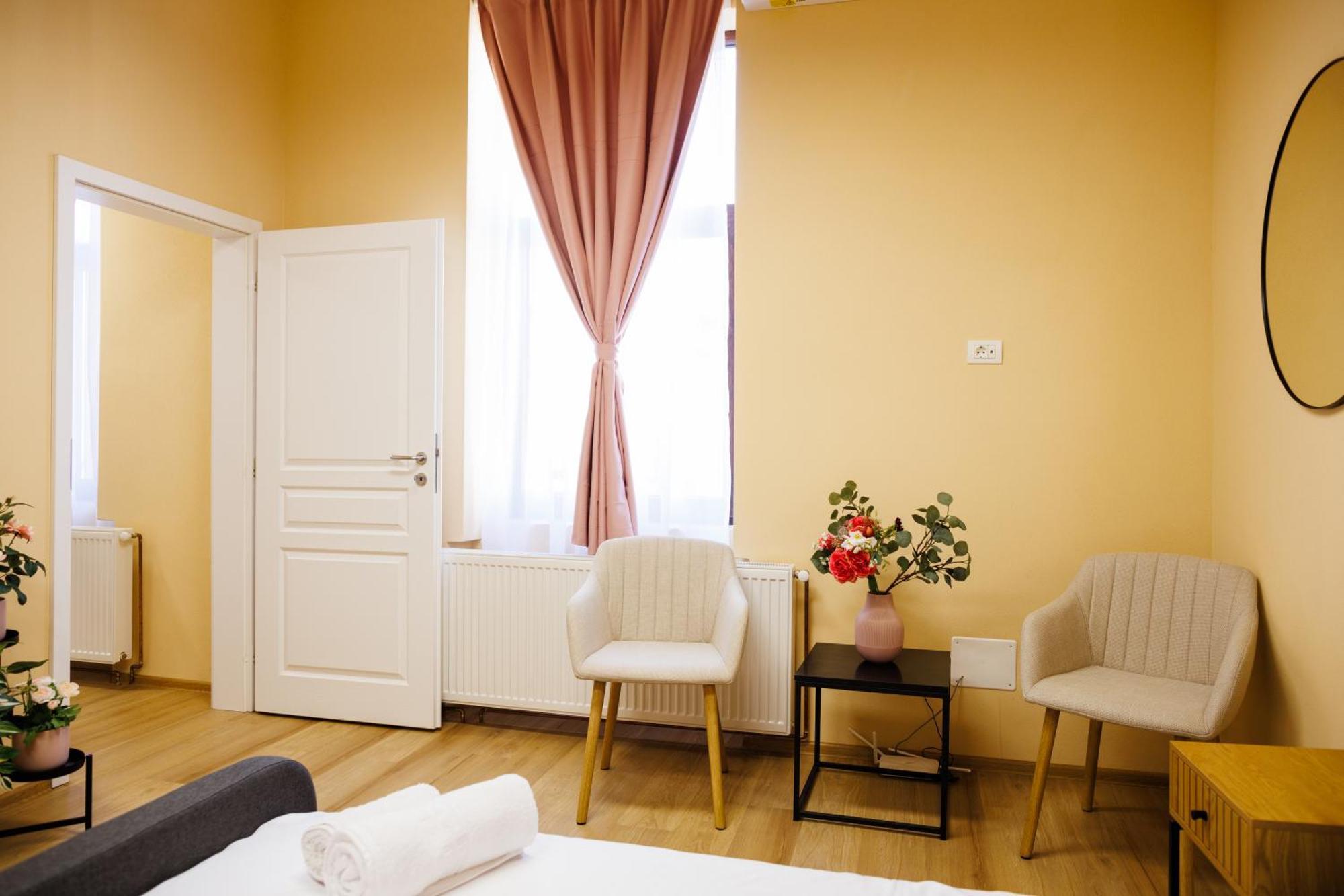 Studio In Old Town'S 1752 Hotel Timişoara Eksteriør billede